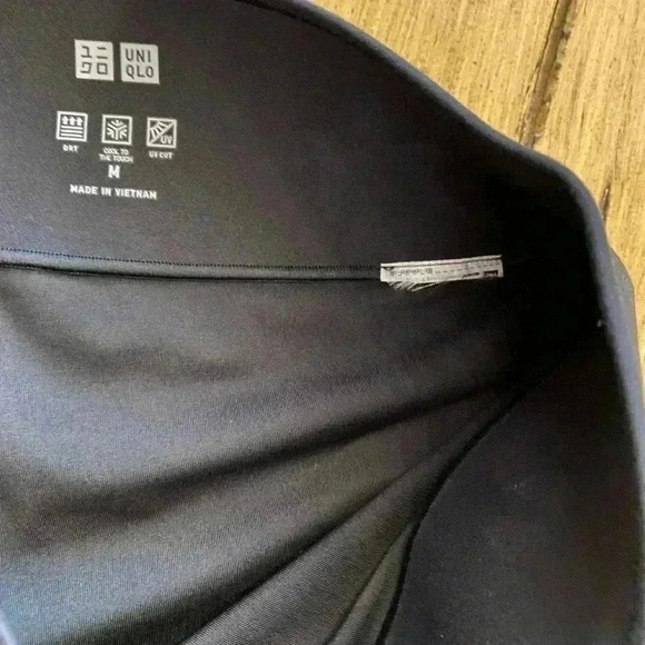 UNIQLO Women's Black Crop Legging Activewear M excellent condition - Picture 2 of 10